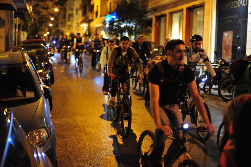 Critical Mass-style bikers, probably a thousand